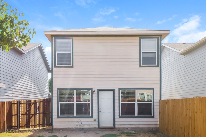 1,815/Mo, 10628 Wild Oak Dr Fort Worth, TX 76140 Rear View