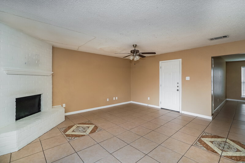 1,675/Mo, 3713 Arnold Dr Fort Worth, TX 76140 Living Room View