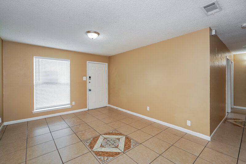 1,675/Mo, 3713 Arnold Dr Fort Worth, TX 76140 Living Room View 3