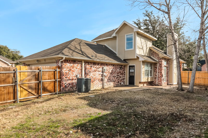 2,285/Mo, 925 Winchester Ln Mesquite, TX 75181 Rear View