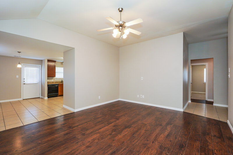 0/Mo, 1237 Camden Yard Dr Burleson, TX 76028 Living Room View 2