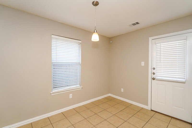 0/Mo, 1237 Camden Yard Dr Burleson, TX 76028 Dining Room View