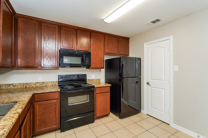 0/Mo, 1237 Camden Yard Dr Burleson, TX 76028 Kitchen View 2