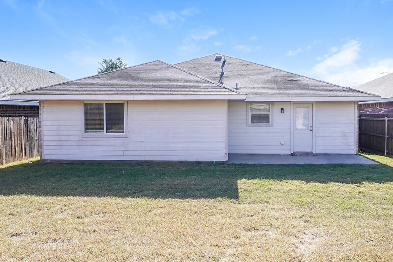 0/Mo, 1237 Camden Yard Dr Burleson, TX 76028 Rear View
