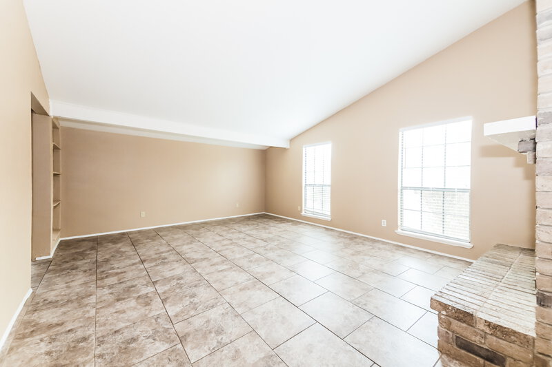 2,180/Mo, 515 Nora Ln DeSoto, TX 75115 Living Room View