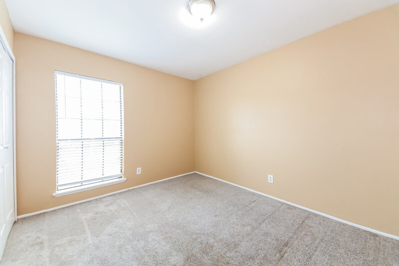 2,180/Mo, 515 Nora Ln DeSoto, TX 75115 Bedroom View