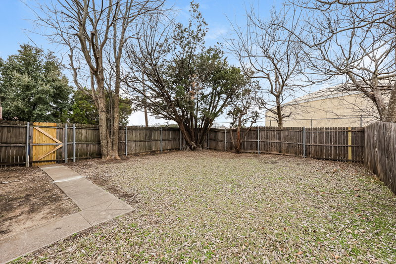 1,895/Mo, 7438 Emory Oak Ln Dallas, TX 75249 Misc View 13