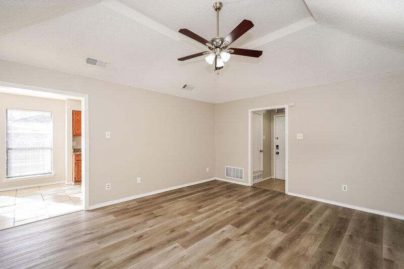 1,710/Mo, 2110 Mesa Wood Dr Glenn Heights, TX 75154 Living Room View 3