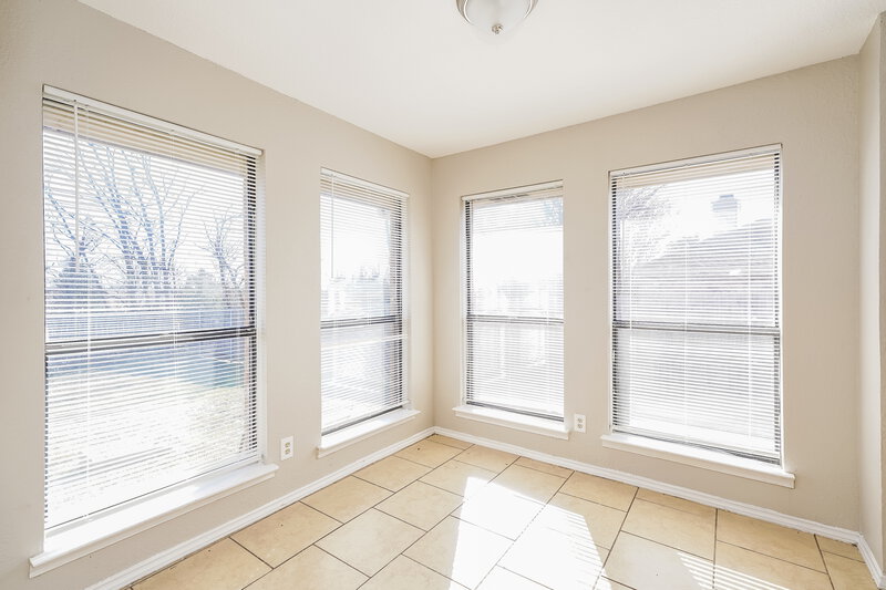 1,710/Mo, 2110 Mesa Wood Dr Glenn Heights, TX 75154 Dining Room View 2