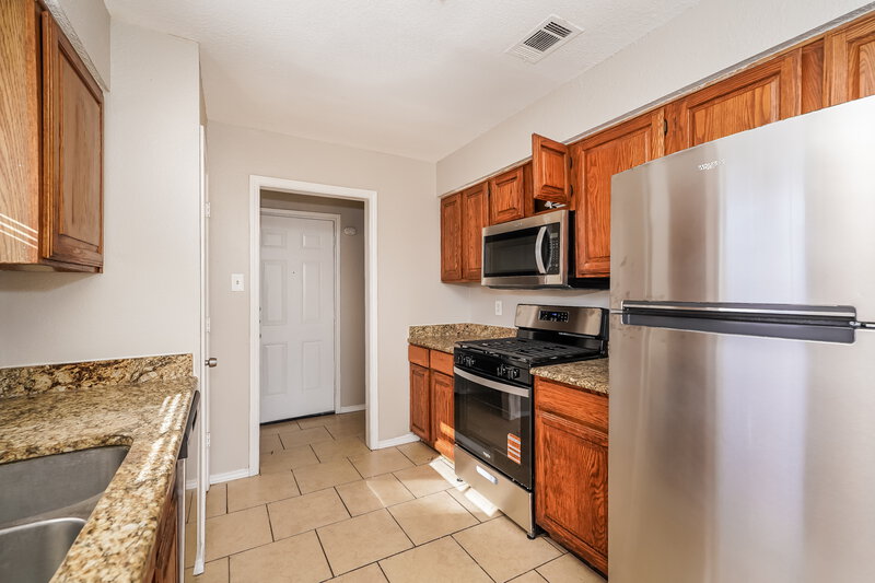 1,710/Mo, 2110 Mesa Wood Dr Glenn Heights, TX 75154 Kitchen View