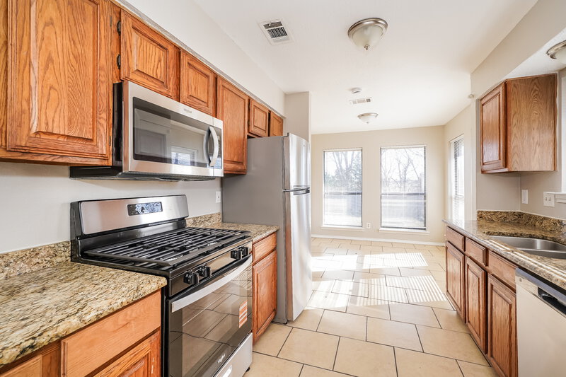 1,710/Mo, 2110 Mesa Wood Dr Glenn Heights, TX 75154 Kitchen View 2