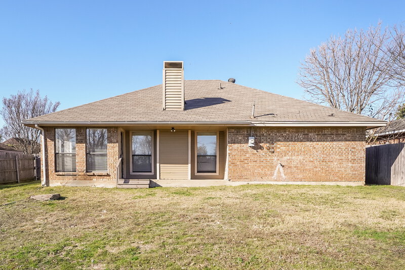 1,710/Mo, 2110 Mesa Wood Dr Glenn Heights, TX 75154 Rear View