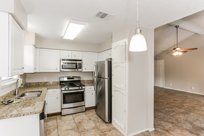 2,195/Mo, 4605 Preston Trail Mesquite, TX 75150 Kitchen View 2