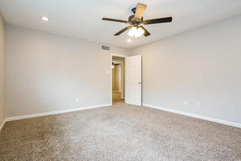 2,055/Mo, 1201 Canyon Oaks Dr Lancaster, TX 75146 Main Bedroom View 2