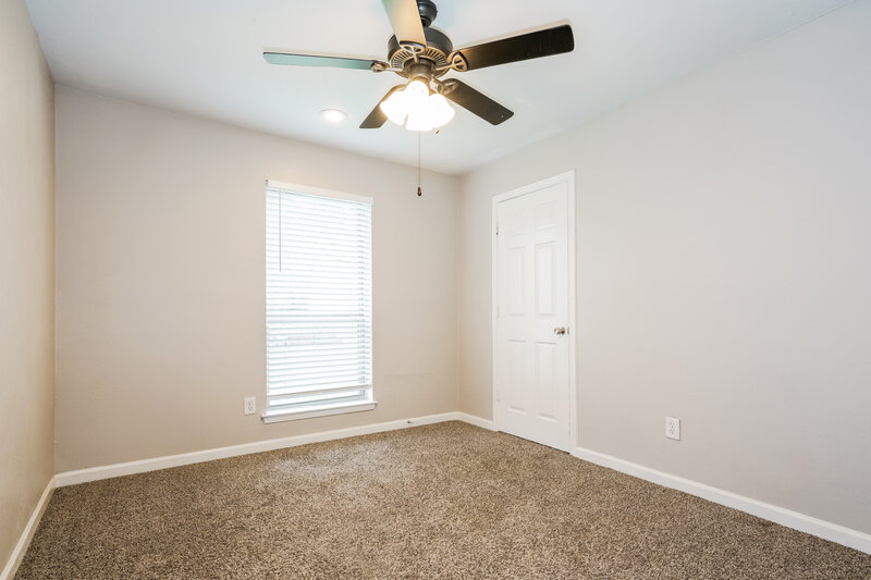 2,055/Mo, 1201 Canyon Oaks Dr Lancaster, TX 75146 Bedroom View