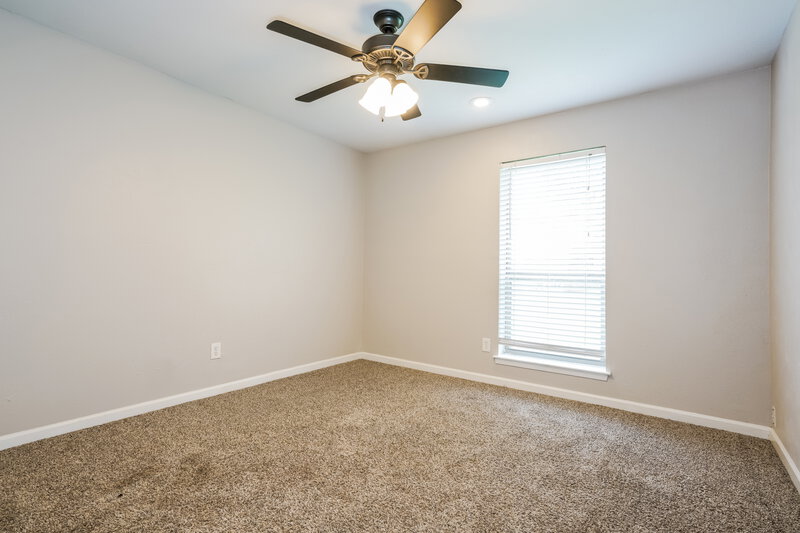 2,055/Mo, 1201 Canyon Oaks Dr Lancaster, TX 75146 Bedroom View 2