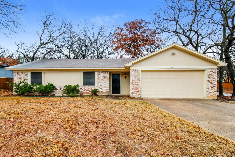 1,850/Mo, 741 Lake Crest Pkwy Azle, TX 76020 External View