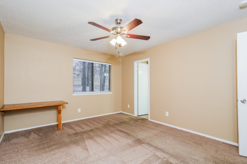 1,850/Mo, 741 Lake Crest Pkwy Azle, TX 76020 Main Bedroom View 2