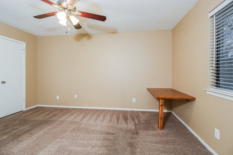 1,850/Mo, 741 Lake Crest Pkwy Azle, TX 76020 Main Bedroom View 3