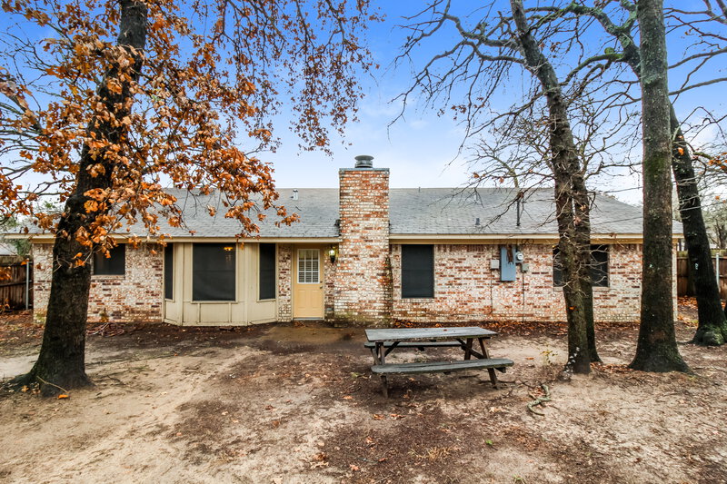 1,850/Mo, 741 Lake Crest Pkwy Azle, TX 76020 Rear View