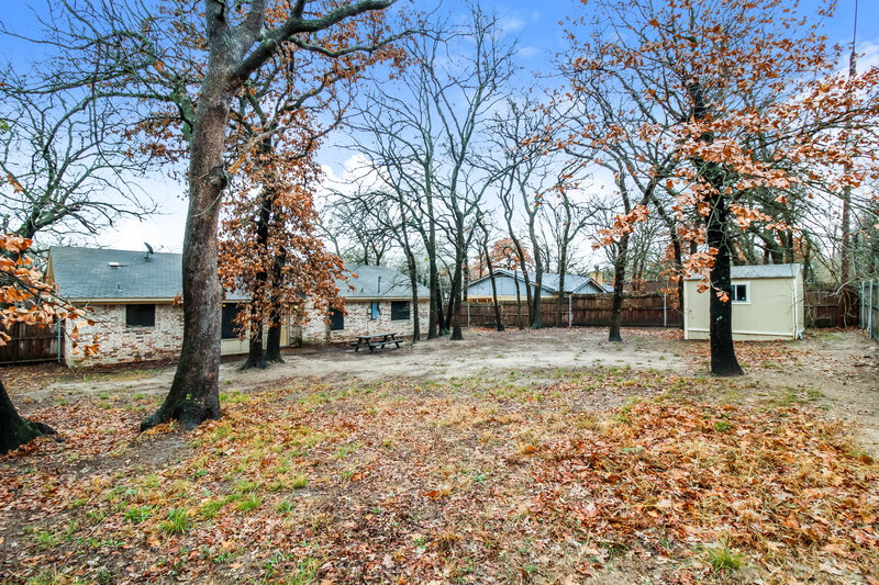 1,850/Mo, 741 Lake Crest Pkwy Azle, TX 76020 Rear View 3