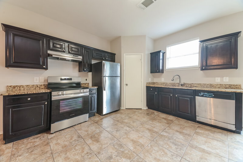 2,490/Mo, 9727 Checota Dr Dallas, TX 75217 Kitchen View 2