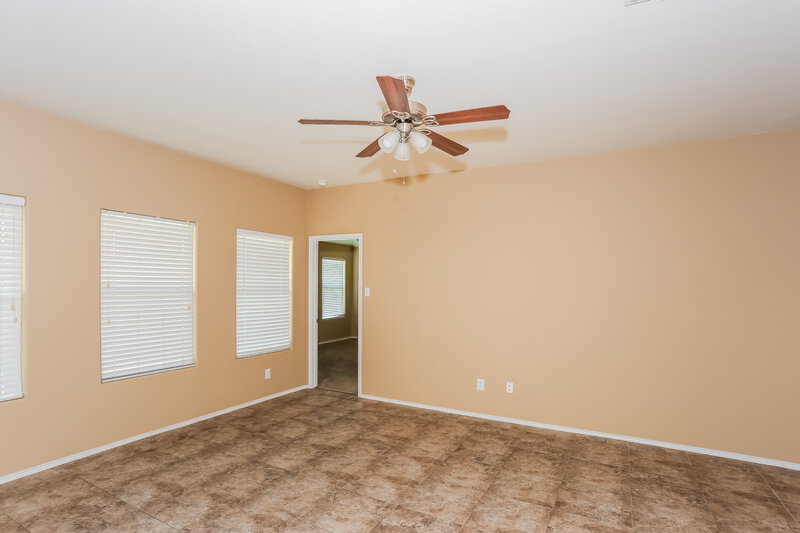 2,620/Mo, 7915 Kansas Ave Dallas, TX 75241 Living Room View