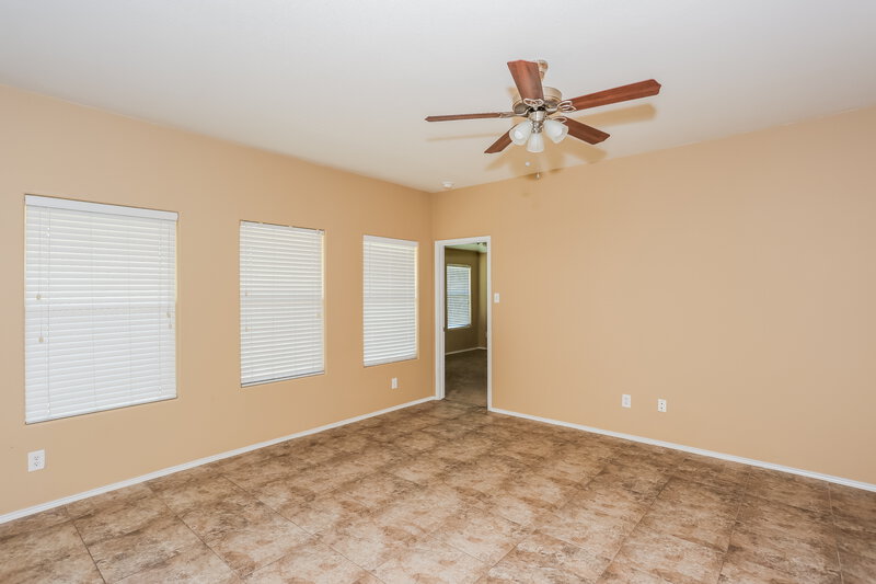 2,620/Mo, 7915 Kansas Ave Dallas, TX 75241 Living Room View 2