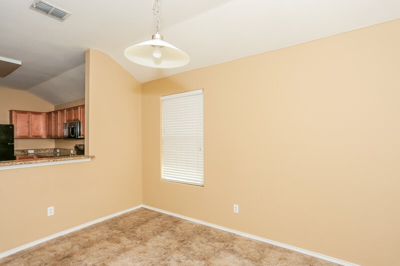 2,620/Mo, 7915 Kansas Ave Dallas, TX 75241 Dining Room View 2