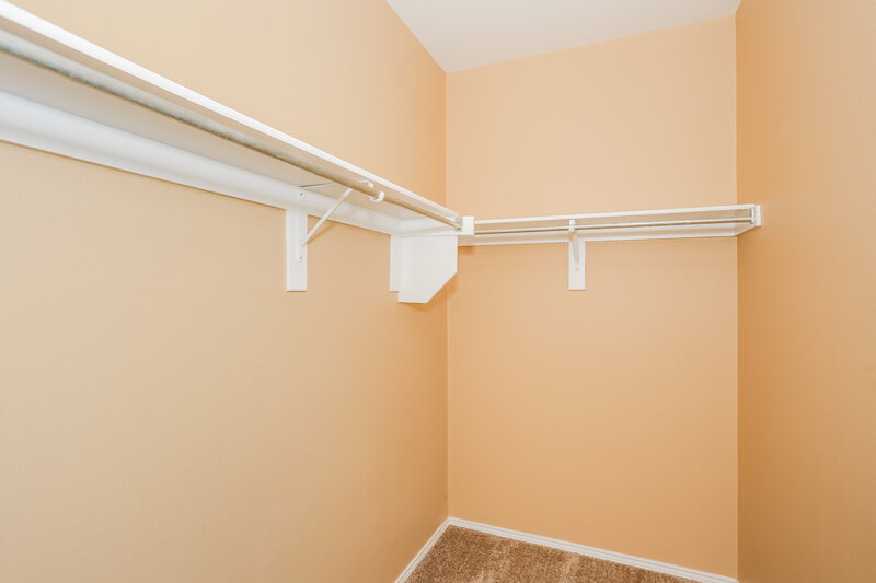 2,620/Mo, 7915 Kansas Ave Dallas, TX 75241 Walk In Closet View