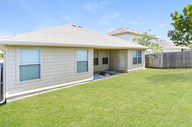 2,620/Mo, 7915 Kansas Ave Dallas, TX 75241 Rear View