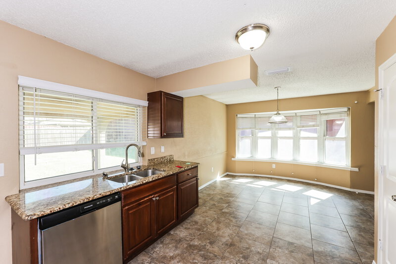 2,060/Mo, 1712 Choctaw Dr Mesquite, TX 75149 Kitchen View 3