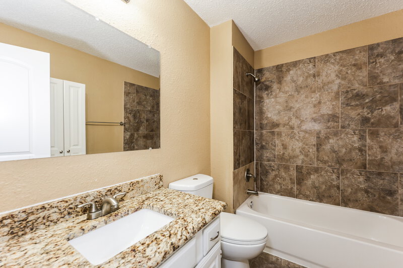 2,060/Mo, 1712 Choctaw Dr Mesquite, TX 75149 Main Bathroom View