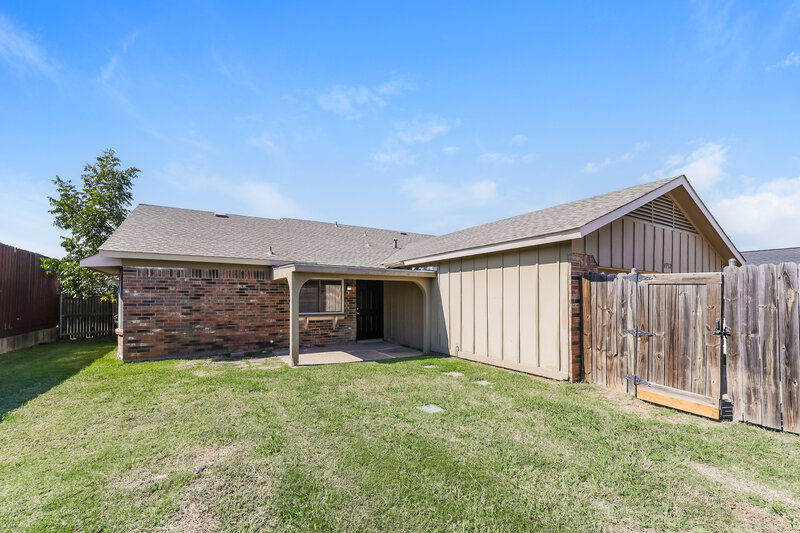 2,060/Mo, 1712 Choctaw Dr Mesquite, TX 75149 Rear View