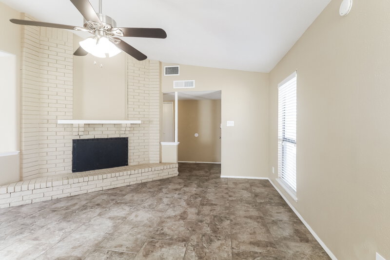 2,055/Mo, 7522 Christie Ln Dallas, TX 75249 Misc View 5