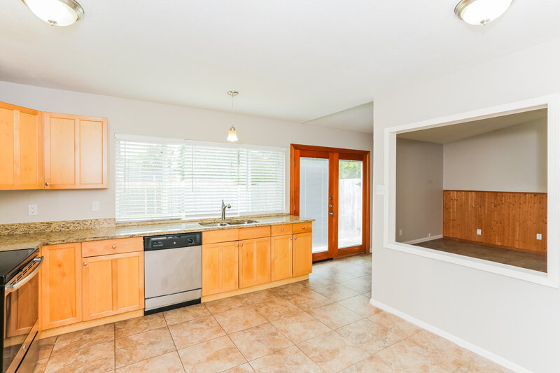 2,180/Mo, 2109 Palmer Trail Grand Prairie, TX 75052 Kitchen View 2