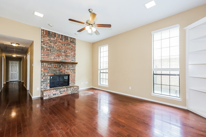 2,060/Mo, 807 Longleaf Dr DeSoto, TX 75115 Living Room View