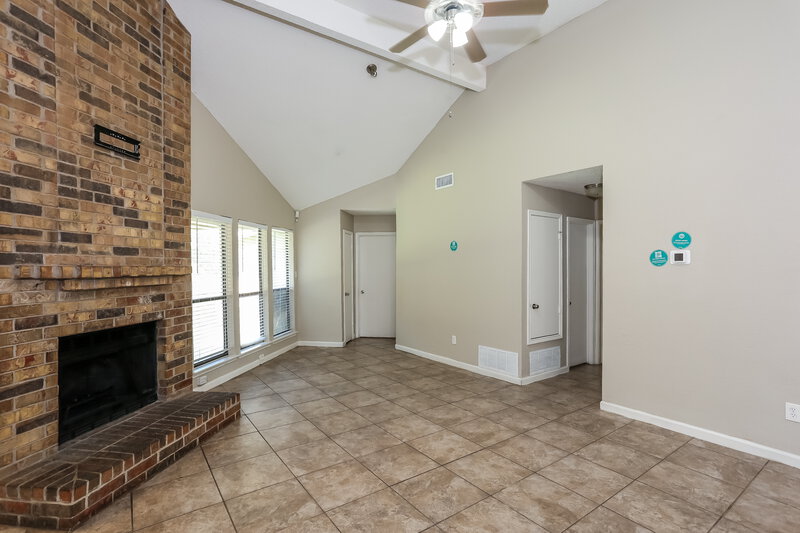 2,065/Mo, 6328 Canyon Circle Fort Worth, TX 76133 Living Room View 2