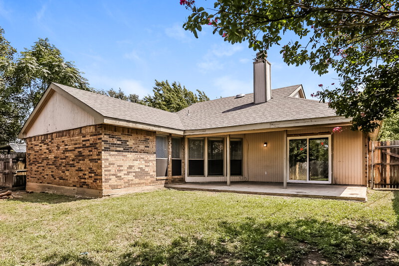 2,065/Mo, 6328 Canyon Circle Fort Worth, TX 76133 Rear Entrance View