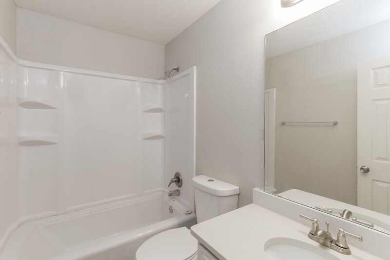 2,155/Mo, 1059 Gaynor Ave Duncanville, TX 75137 Bathroom View 2