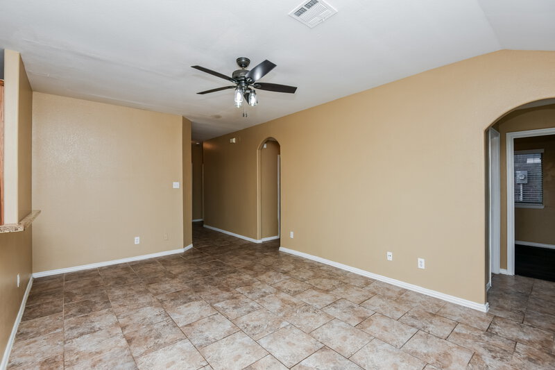 1,640/Mo, 1901 Belshire Ct Fort Worth, TX 76140 Living Room View