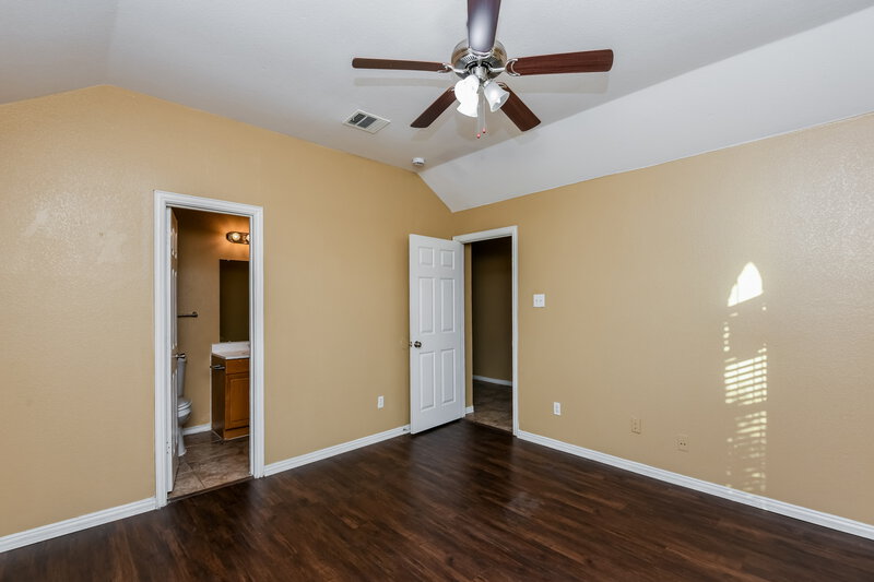 1,640/Mo, 1901 Belshire Ct Fort Worth, TX 76140 Main Bedroom View