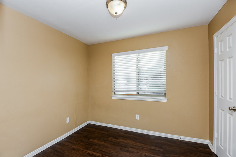 1,640/Mo, 1901 Belshire Ct Fort Worth, TX 76140 Bedroom View 2