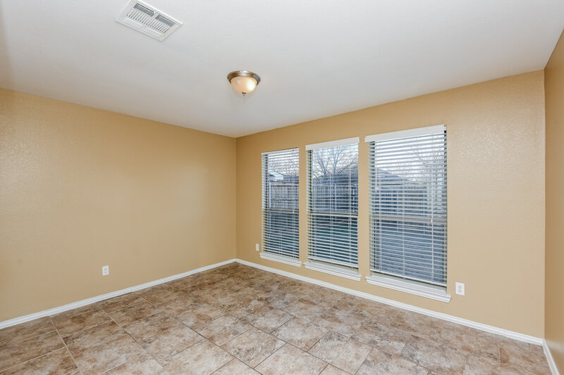 1,640/Mo, 1901 Belshire Ct Fort Worth, TX 76140 Bedroom View 4