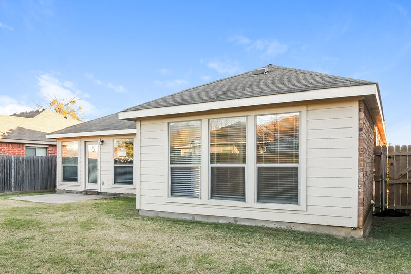 1,640/Mo, 1901 Belshire Ct Fort Worth, TX 76140 Rear View