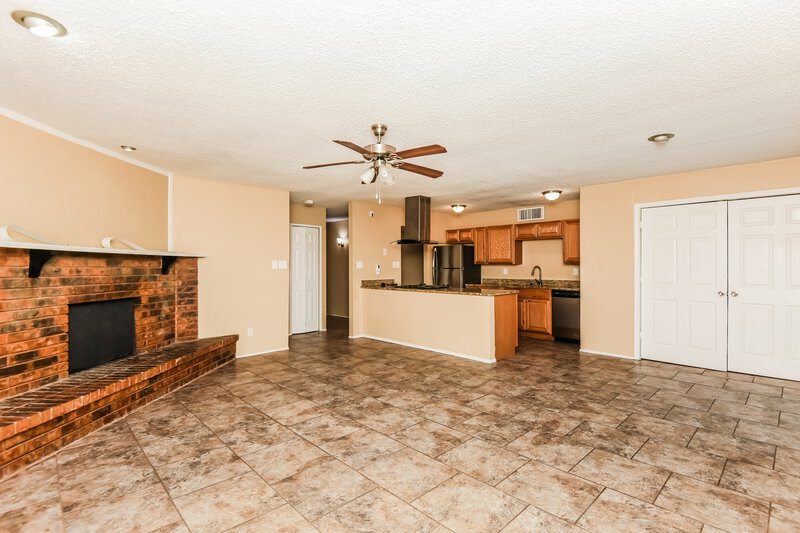 1,785/Mo, 7509 Long Canyon Trail Dallas, TX 75249 Living Room View 2