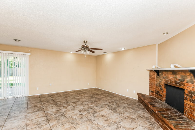 1,785/Mo, 7509 Long Canyon Trail Dallas, TX 75249 Living Room View 3