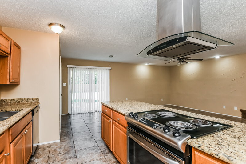 1,785/Mo, 7509 Long Canyon Trail Dallas, TX 75249 Kitchen View 3