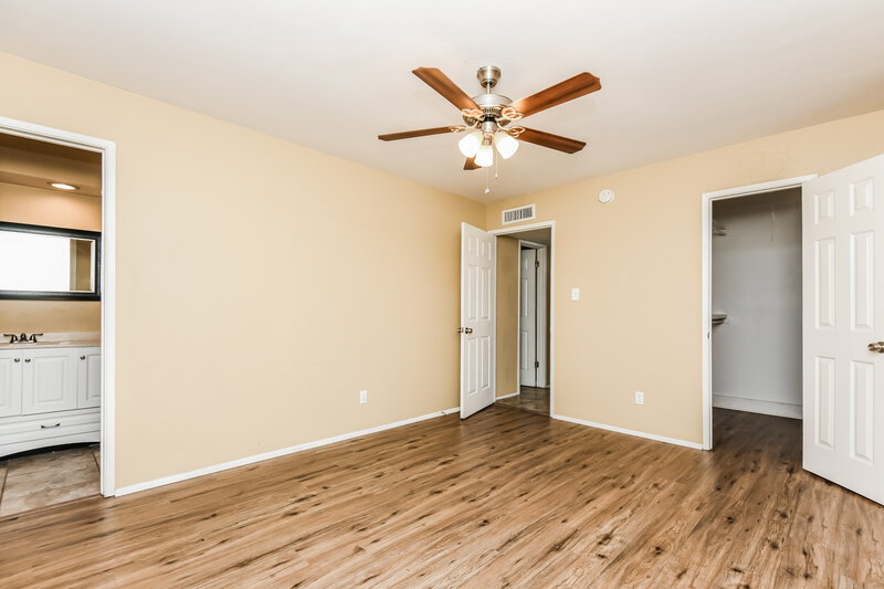 1,785/Mo, 7509 Long Canyon Trail Dallas, TX 75249 Main Bedroom View