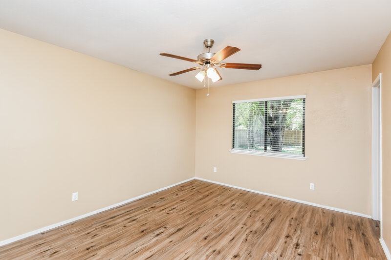 1,785/Mo, 7509 Long Canyon Trail Dallas, TX 75249 Main Bedroom View 2